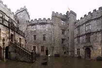 Lạnh người trước những lâu đài "ma ám" đáng sợ nhất thế giới