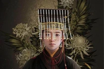 Vị vua nào lên ngôi 2 lần, có 4 vợ là người ngoại quốc?