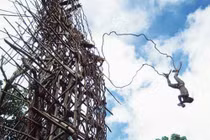 Những tục lệ trưởng thành dành cho đàn ông kinh dị nhất thế giới