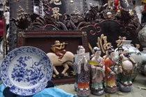 Độc đáo chợ đồ cổ ở Hà Nội