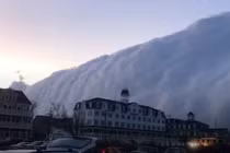 Giải mã đám mây cuộn chắn ngang bầu trời như ngày tận thế ở Mỹ