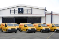 Soi dàn xe tải Mercedes 40 tỷ đồng của DHL-VNPT tại VN