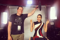 Phạm Hương nhí nhảnh ở hậu trường ghi hình Miss Universe 2015