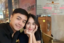 Văn Anh hí hửng khoe giấy kết hôn với Tú Vi