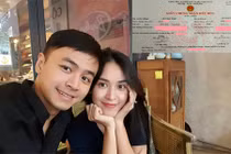 Văn Anh hí hửng khoe giấy kết hôn với Tú Vi