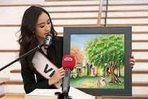 Hà Thu tặng tranh cho thị trưởng thành phố Magdeburg, Đức