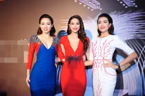 Hoa hậu Phạm Thị Hương đẹp rực rỡ trên thảm đỏ