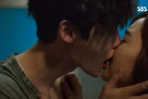 Mê mẩn nụ hôn tuyệt đẹp trên màn ảnh Hàn Quốc 2014