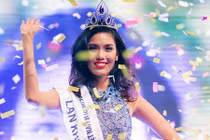 Khoảnh khắc đăng quang ấn tượng của Hoa khôi Áo dài VN