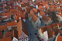 Những điều thú vị về thành phố được rải 72.000 tấn kim cương