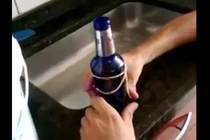 Cách làm cốc uống nước cực độc từ chai bia