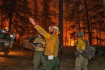 Hình ảnh cháy rừng dữ dội ở miền tây bắc nước Mỹ