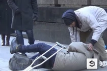 Thanh niên giả bệnh đo sự tử tế của xã hội