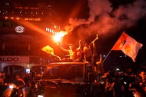 Video ăn mừng chiến thắng của CĐV Hà Nội