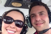 Tai nạn máy bay, cặp vợ chồng mới cưới tử nạn 