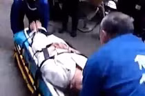 Vợ rủ chồng uống rượu say khướt rồi có hành động hết hồn 