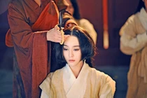 Hậu trường thú vị Phạm Băng Băng xuống tóc làm ni cô