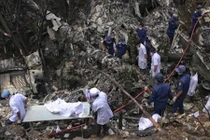 Nhìn lại những vụ rơi máy bay quân sự thảm khốc 2014