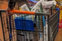 Khó tin loạt thứ kỳ quặc người dân Mỹ dự trữ giữa "bão" Covid-19