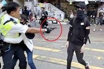 Cảnh sát Hong Kong bất ngờ nổ súng bắn bị thương người biểu tình