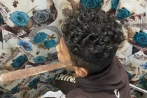 Bé trai đâm xuyên hộp sọ bạn cùng lớp