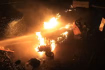 Bạo loạn bùng phát ở Beirut vì.. rác thải