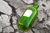 Livestream uống thuốc trừ sâu, hotgirl xinh đẹp bỏ mạng