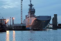 Ông Hollande sắp quyết định số phận tàu Mistral