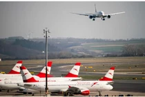 Máy bay quay đầu về nước chỉ vì … hỏng nhà vệ sinh