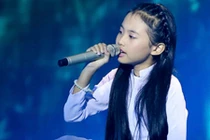 Phương Mỹ Chi trổ tài hát chay nhạc ngoại cực đỉnh