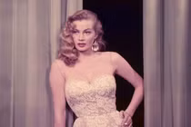 Ngây ngấtNgây ngất trước vẻ nóng bỏng của những "nàng thơ" đẹp nhất Thụy Điển trước vẻ nóng bỏng của những người phụ nữ đẹp nhất Thụy Điển