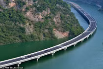 Chiêm ngưỡng đường cao tốc trên sông đẹp nhất thế giới
