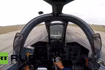 Bên trong buồng lái chiến đấu cơ SU-25SM3 của Nga