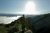 Sửng sốt trước cú nhảy từ độ cao 425m