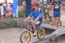 Cuộc đua xe đạp kì lạ nhất thế giới