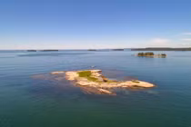 Bên trong ngôi nhà "cô đơn nhất thế giới", một mình chốn đảo hoang