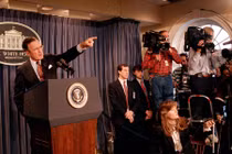 Loạt ảnh quan hệ các đời Tổng thống Mỹ với báo chí