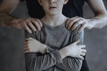 Trung Quốc: Thầy giáo nổi tiếng giở trò đồi bại với nhiều nam sinh