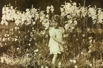 Những hình ảnh thuở nhỏ đầy cảm xúc của Nữ hoàng Anh Elizabeth II