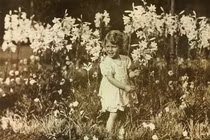 Những hình ảnh thuở nhỏ đầy cảm xúc của Nữ hoàng Anh Elizabeth II