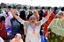 Kashmir tê liệt vì lệnh giới nghiêm suốt 100 ngày, dân than trời