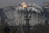 Sân bay Donetsk tan hoang sau các cuộc giao tranh 