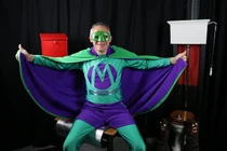 Người đàn ông sở hữu"siêu năng lực" xì hơi 