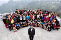 Bất ngờ cuộc sống của 6 đại gia đình đông con nhất thế giới