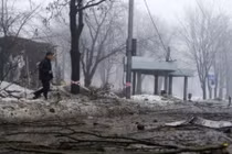 DPR: Kiev coi dân thường là lá chắn