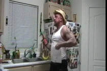 Làm thế nào để uống bia mà không ai biết?