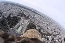 Toàn cảnh Paris nhìn từ trên lưng đại bàng 