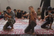 Phiến quân IS tung ảnh mới nhất đào tạo chiến binh nhí