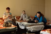 Phụ nữ Ukraine: Nạn nhân bất đắc dĩ trong "cuộc chiến ngầm" ở Ba Lan