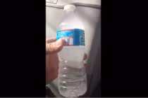 Kỳ lạ người đàn ông biến nước thành đá trong 3 giây